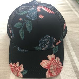 Vans trucker style hat